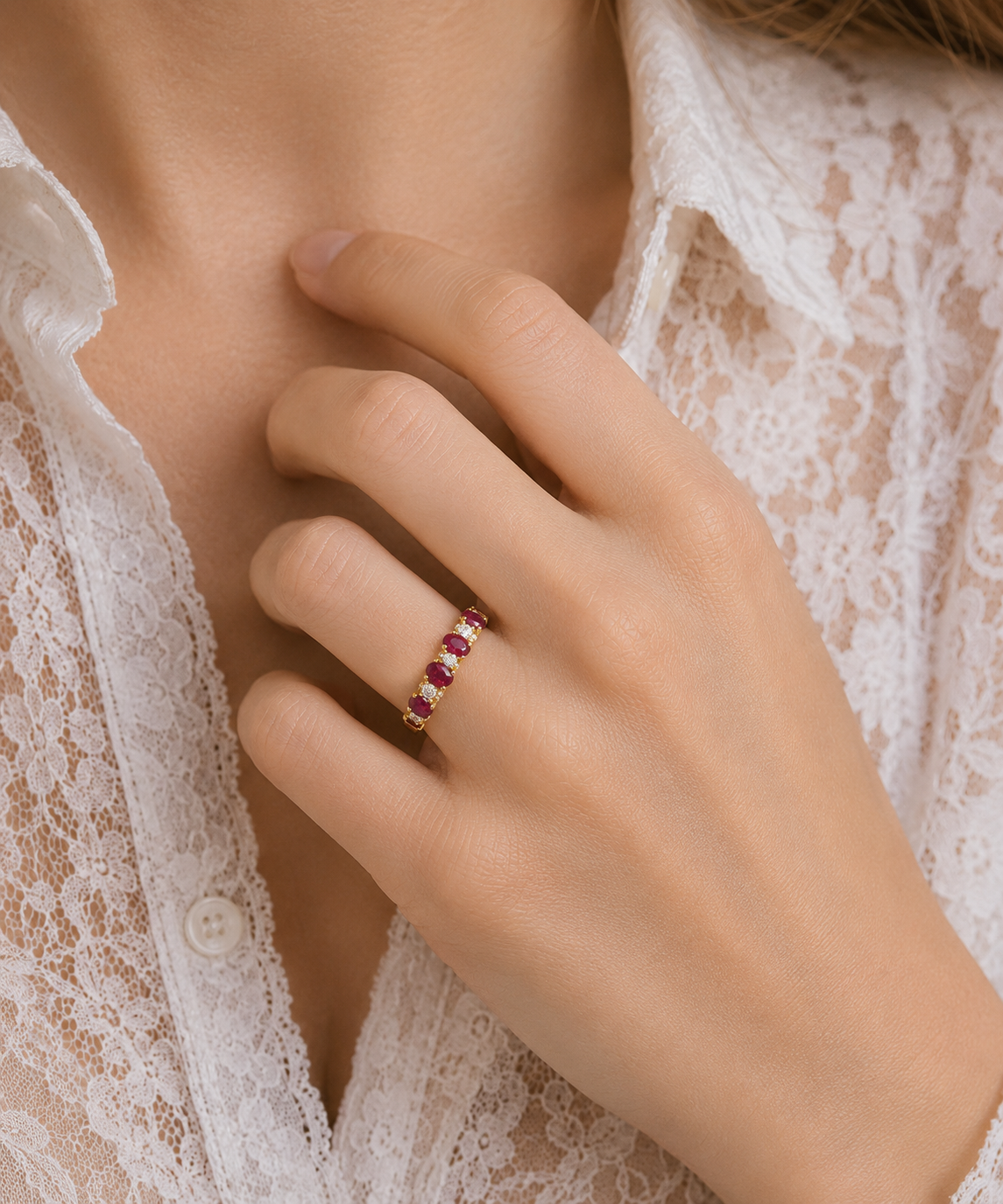 Anel ouro amarelo com Diamantes e Rubis Naturais