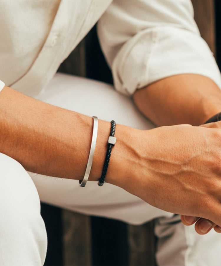 Note One Silver Textured