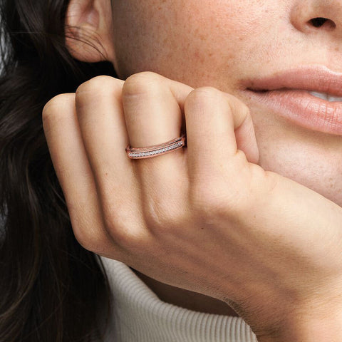 Anel Pandora Rose Signature I-D  Pavé