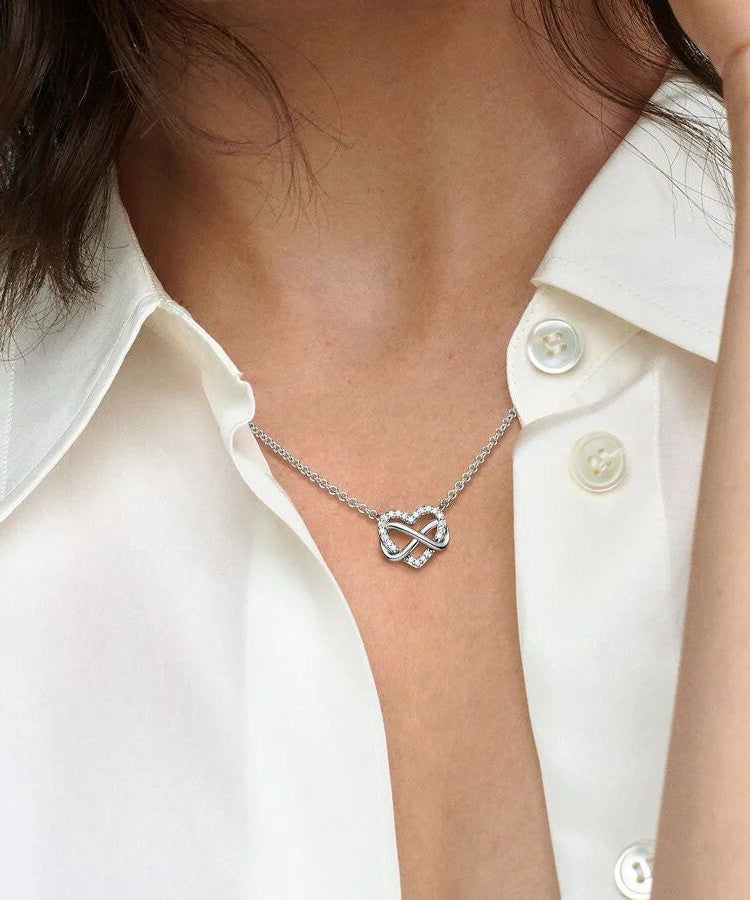 Colar Pandora Sparkling Infinity Heart