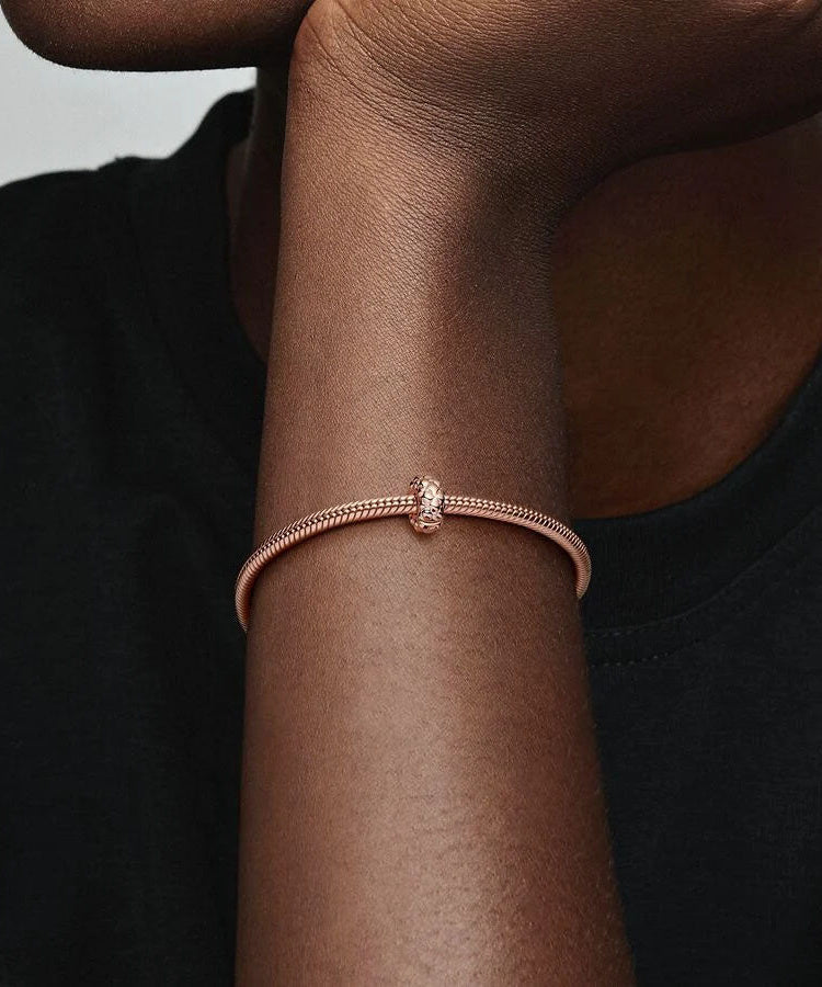 Conta Pandora Rose Studded