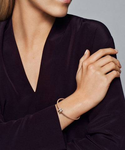 Conta Pandora Letter H