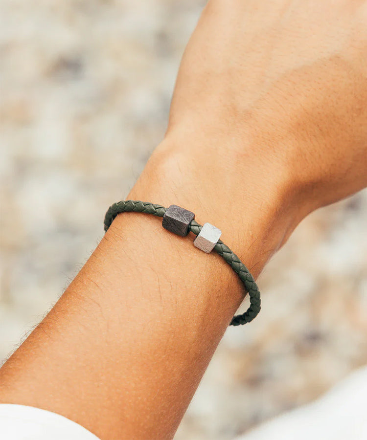 Note One Dark Gray Textured